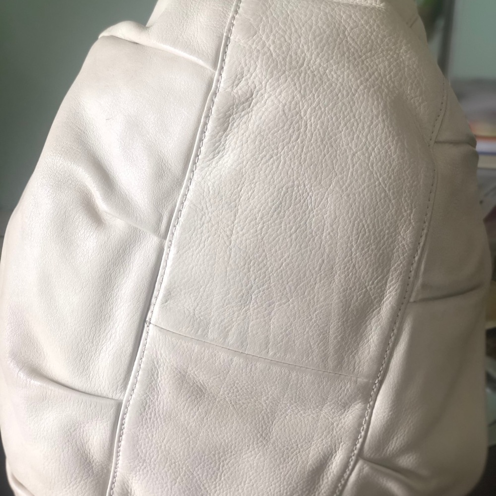Desinger Handbag - Picture 5 of 10